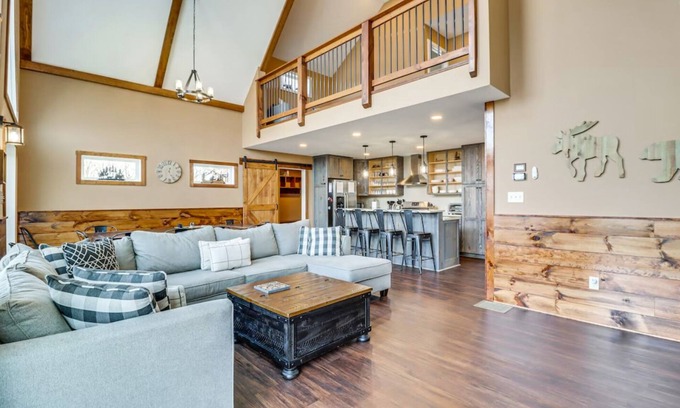 Sybertsville Chalet De Ski | Mt. Top Rustic Chalet in Eagle Rock Resort.