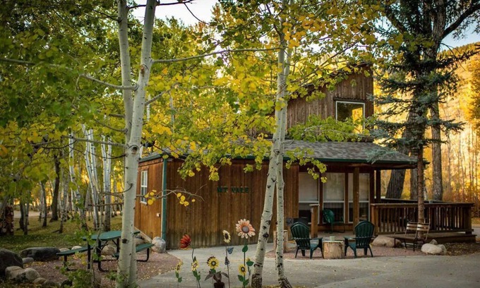 Salida Chalet De Ski | Mt. Yale Chalet at Creekside chalets