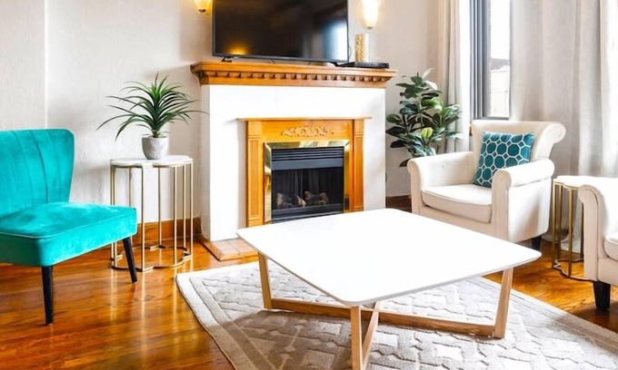 Plateau Mont Royal Appartement | Golden Kiss: joli plateau central, 4 lits, terrasse, Netflix, 7 minutes du métro