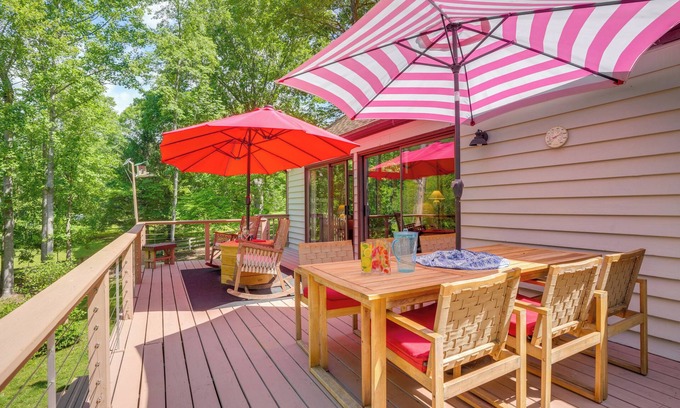 Nellysford Maison | Getaway w/ Lake Views near Wintergreen Resort!