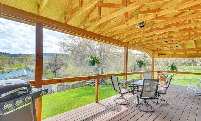 Eureka Appartement | Mtn-View Eureka Apartment: Walk to Eateries!