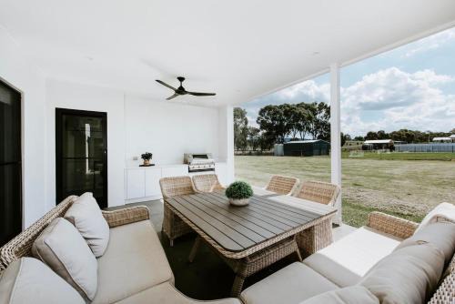 Bombira Maison | Mudgee Haven - Stunning Terra Modern Design