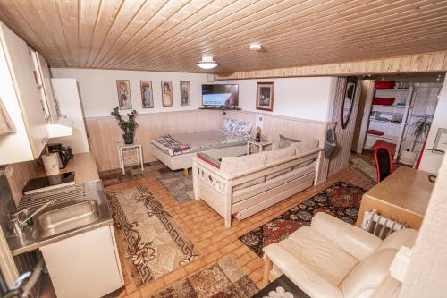Larsmo Appartement | Mukava kellarihuoneisto jossa sauna ja poreallas