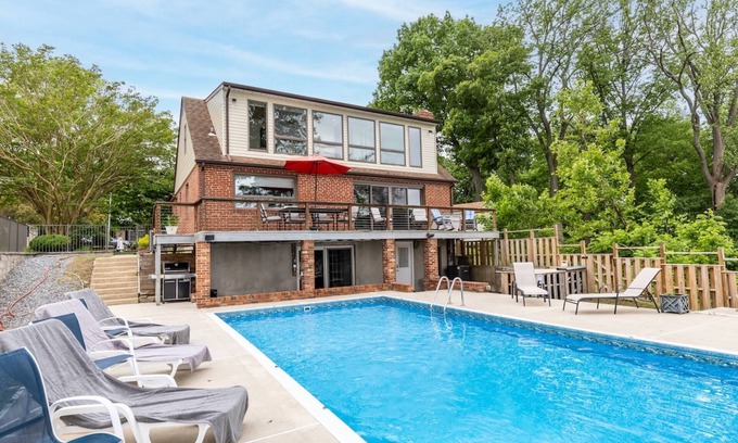 Arnold Maison | Multi-unit waterfront home with pool and pier