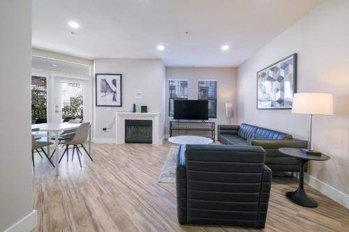 La Brea Hôtel | Multiple Miracle Mile Apartments Hub