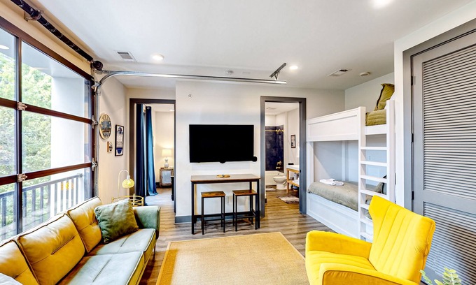 Rolling Mill Hill Appartement | Muse - The Flat - upscale condo near top attraction with a rooftop lounge & gym