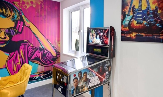 Hatfield Appartement | MusicVibes Apartment CITY CENTRE,PRIVATE PARKING,NETFLIX,WIFI PINBALL MACHINE