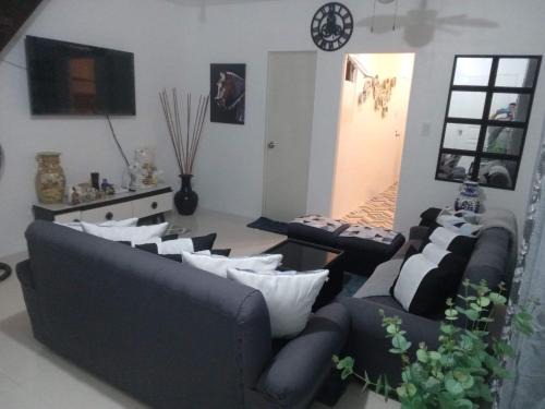 Ozamiz Appartement | Musky in Gray
