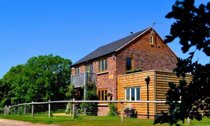 Moreton Valence Maison | Mutton Barn - The Best rural holiday property in Warwickshire - 10 Guest Unit