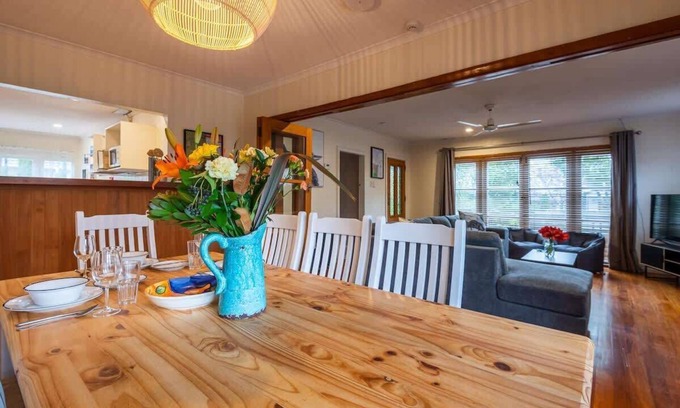 Rotorua Maison | MTBs & Mud Pools, Mutts