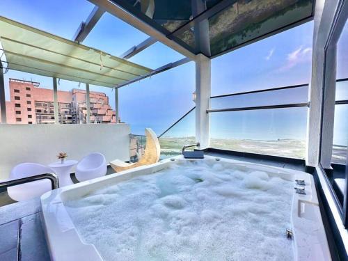 Taman Melaka Raya Appartement | MW Imperio Residence 2Bedroom Sea View Private Jacuzzi Villa