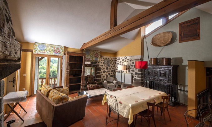 Polignac Appartement | gite du tapissier