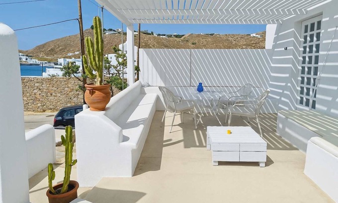 Tourlos Appartement | Mykonos Rose Nest - Sea View Escape