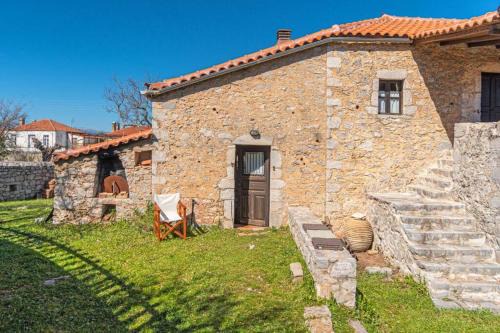 Fokiano Maison | MYRTILO TRADITIONAL STONE HOUSE !