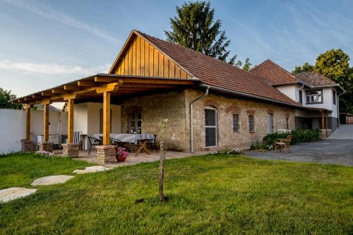 Tarcal Appartement | Myrtus Borbár és Vendégház