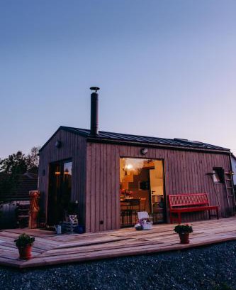 Dekanovice Maison | nádech - glamping ubytování na statku