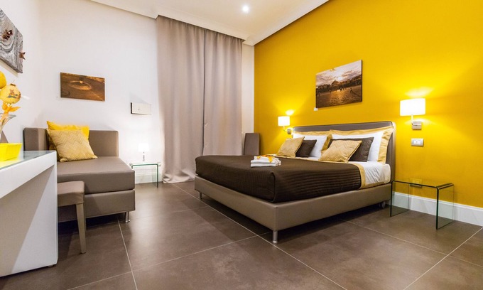 Santa Lucia Appartement | n'apARTment - art au coeur de Naples