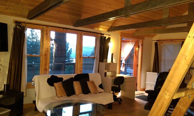 Brockway Cabine | Brockway Lakeview Cabin: Vues, ​​Trails, Plages, Ville, Divertissement et vie privée.