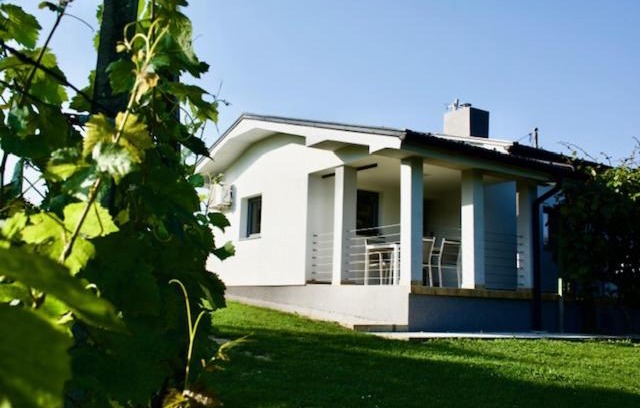 Tisina Maison | NA OFF