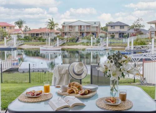 Yamba Maison | Nabilla Court - Canal Front Duplex