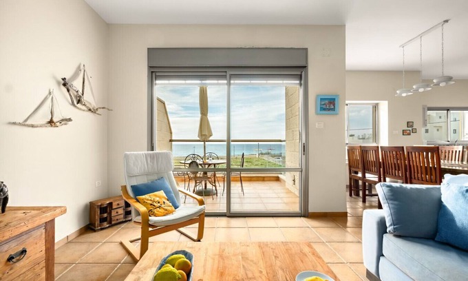 Nahariya Appartement | Nahariya Beachside Comfort Stay by Sea N' Rent