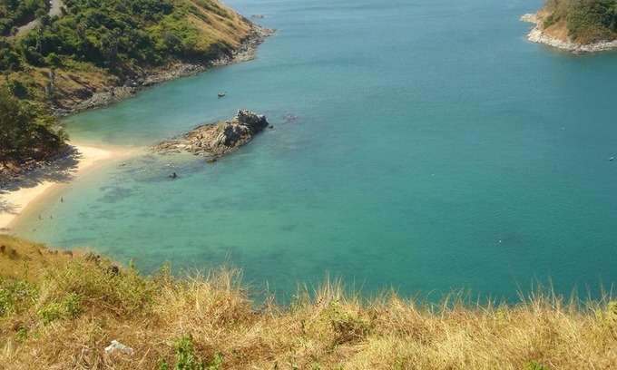 Nai Harn Villa | Nai Harn Beach 7 Bedroom Sleeps 18