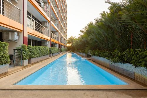 Nai Harn Appartement | NaiHarn Pearl condo by Holy Cow, 1-BR, courtyard view