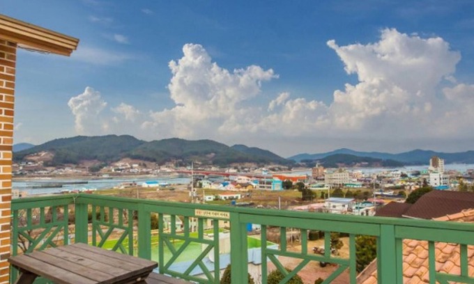 Samdong-myeon Maison | Namhae Rising Sun Landscape Pension