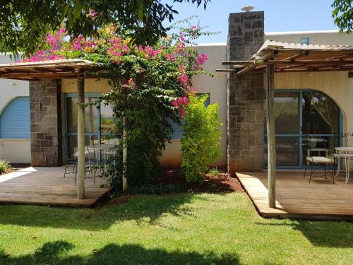 Ma'ayan Baruch Cabine | Nano's Place