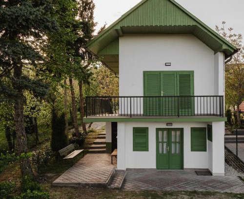 Pusztavacs Appartement | Napbogár Vendégház