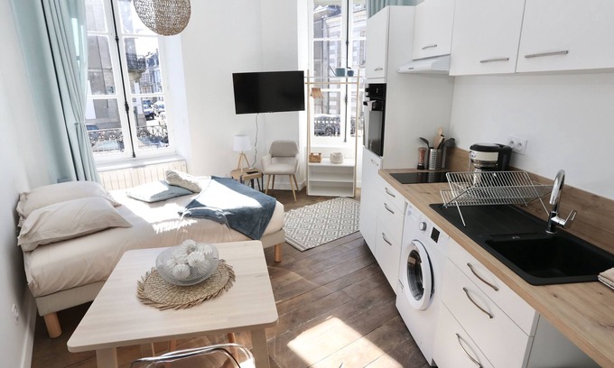 Pontivy Appartement | Napoléon Gare 1 ★ STUDIO ★ Lumineux★ ByLocly
