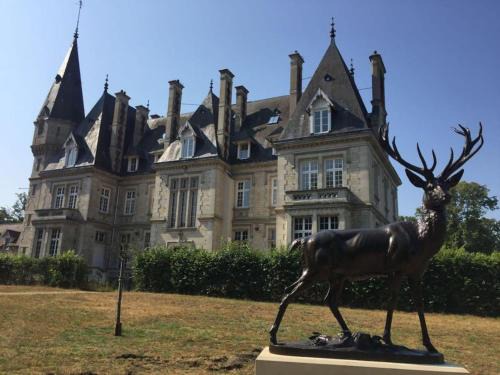 Saint-Jean-aux-Bois Appartement | Napoleon Chateau Luxuryapartment for 18 guests with Pool near Paris!