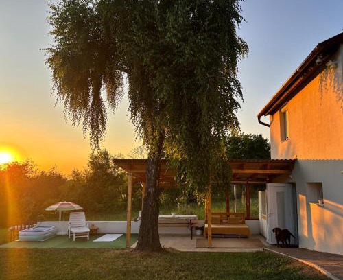 Kaposvar Maison | Nash-lak