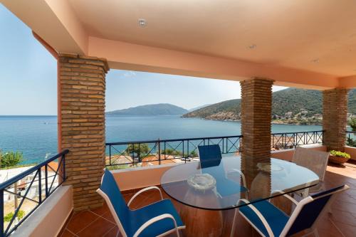 Agia Efimia Appartement | Natassa Apartments Penthouse sea view 30m from sea