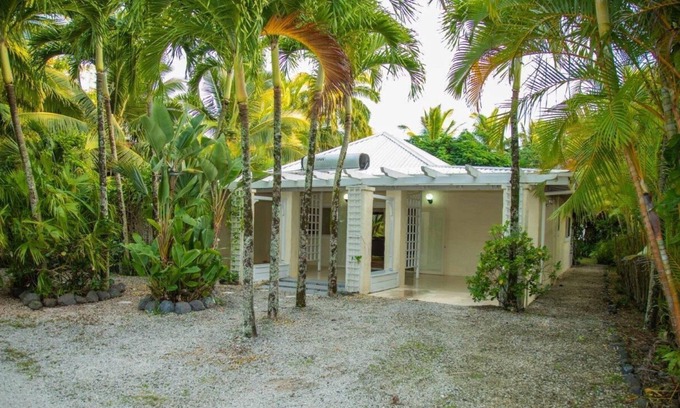 Tapere of Titikaveka Villa | Beautiful 2BM Beachfront Villa Rarotonga