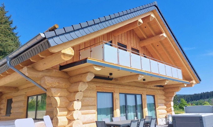 Langweiler Chalet De Ski | Natural log cabin chalet (new build 2025!) in the Hunsrück with lake and national park views
