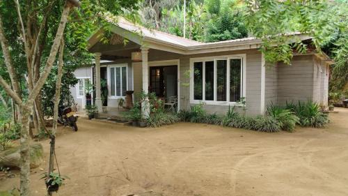 Hali-Ela Villa | Nature Blooms