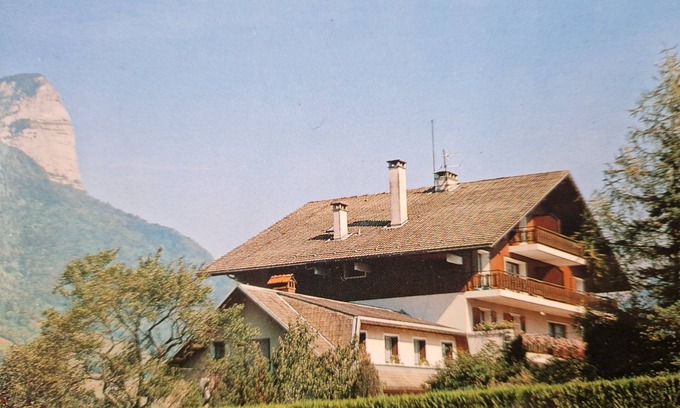 Alex Appartement | Evasion nature entre Lacs et Montagnes, proche Annecy. Idéal pour les familles !