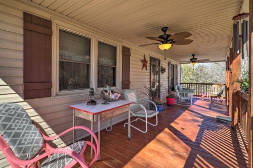 Wytheville Maison | Nature Escape in Wytheville with Covered Porch!