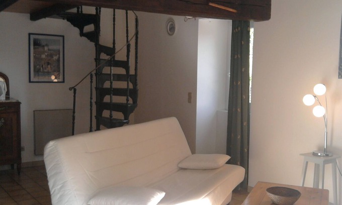 Montlieu la Garde Maison | Nature et Forêts en Charente Maritime