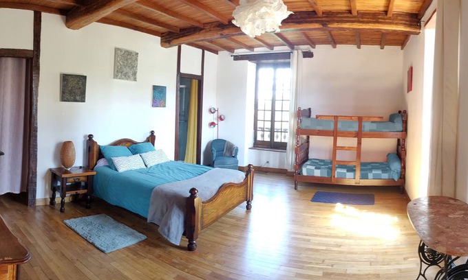 Castelnau-Magnoac Maison | Nature gîte for families and groups