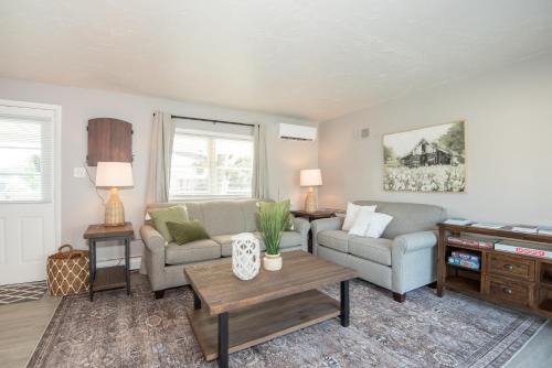Mount Aetna Maison | Nature Haven Pond,Pool and Hot Tub