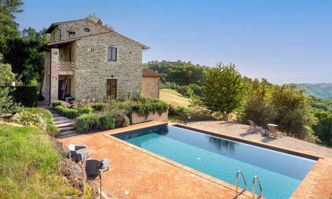 Fratticiola Selvatica Appartement | Nature's Haven Olivi Apartment in Renovated Farmhouse with Pool