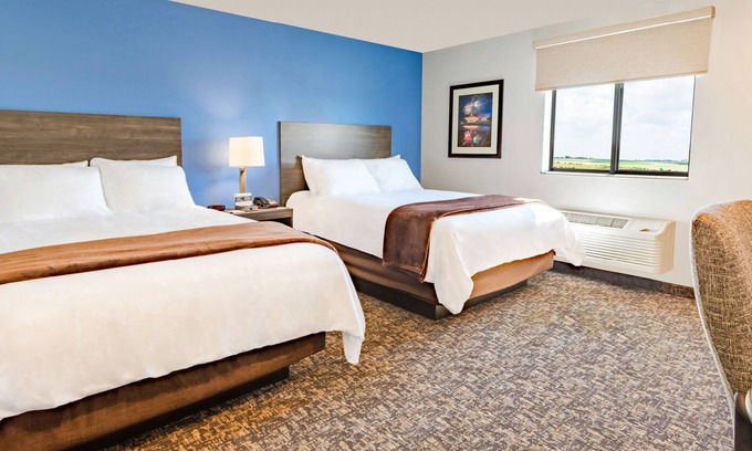 East Moline Hôtel | Nature-Lover-Friendly Room Near Mississippi Views & Walkways