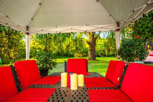Hamilton Maison | Nature Oasis Bar Room