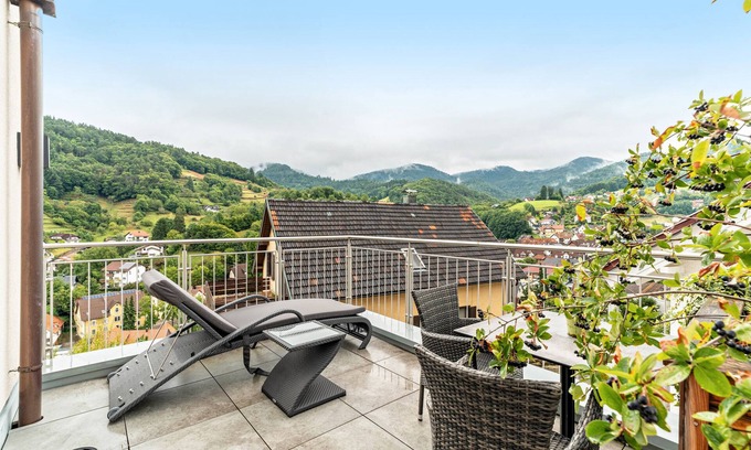 Buehlertal Appartement | Nature Room 'Beehive' with Terrace, Wi-Fi and Air Conditioning