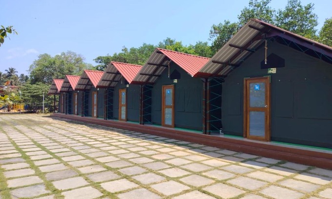 Karwar Autre | Nature's Deck - River Side Cabana's