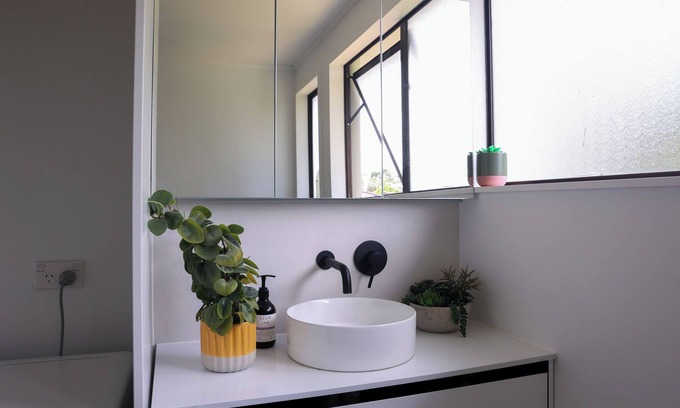 Massey Maison | Nature stay in Auckland with lush green in the back, peaceful.