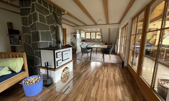 Blaichach Maison | Naturnahe und Helle Dachgeschosswohnung mit Großem Balkon in Gunzesried-säge