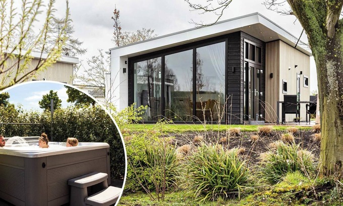 Berkhout Chalet De Ski | ✓ Natuurlodge at Park Westerkogge ✓ Holiday home for 4 people ✓ Located in Berkhout (North Holland) ✓ Waterfront holiday resort ✓ Book directly at the resort